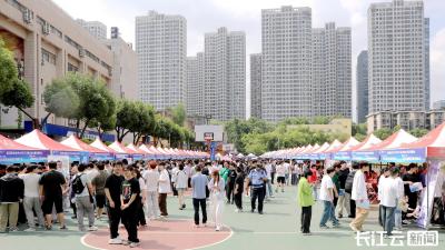 110家名企摆擂武职“抢人” 供岗近4900个