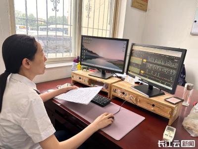 暴雨来袭，武汉公交全力保障市民出行