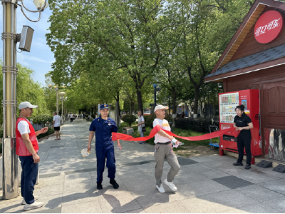 健步行长江 共绘生态画卷