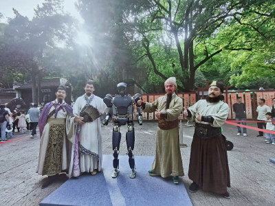 襄阳：“五一”日夜精彩烟火升腾 绘就文旅融合新画卷