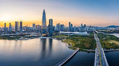 人民日报理论版：专家学者看2025中国经济增长点