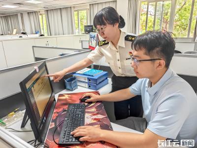 湖北首份《船舶吨税执照》自主打印业务落地