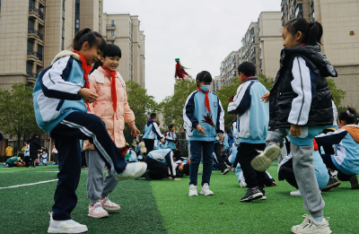 武汉市教育局发布通知：中小学校开展全员文体活动