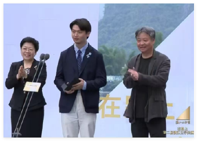 独家对话丨湖北荆州90后作家获漓江文学奖：《泥潭》更像是我的人生