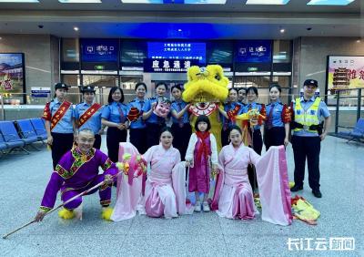 武汉铁路端午假期运输预计发送旅客121.5万人次