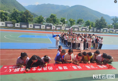 神农架：筑牢校园禁毒防线 护航暑期平安