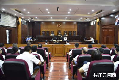 湖北枣阳：将警示教育“课堂”搬到庭审现场