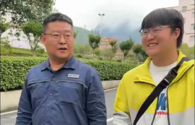 襄阳保康：高考“父子兵” 你考试我护航