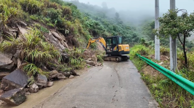 4.5公里通村山路滑坡8处，黄冈蕲春紧急组织抢修