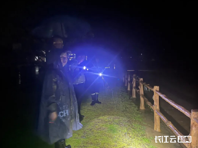 荆州松滋卸甲坪遭遇强降雨 581名群众连夜紧急转移