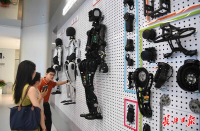弘扬三大精神 奋力建成支点︱武汉，一座离未来很“近”的城市