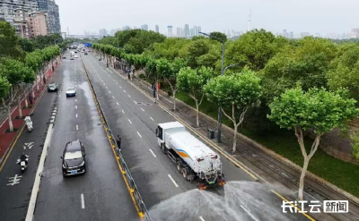从“扫得干净”到“扫出品质” 武昌临江大道打造环卫示范路新样本