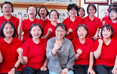 旗开得胜 金榜题名！张桂梅带领学生为高考学子送祝福