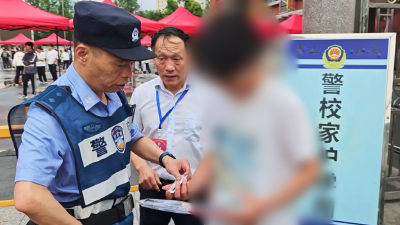 第一个走错考场的考生出现了， 汉警快骑再伸援手！