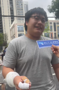 高考前一天右手受伤，考生考完物理说“有影响但不多”