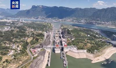 三峡船闸运行22年 过闸货运量达22.4亿吨