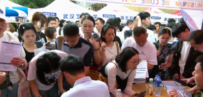 百校争流 高校面对面 | 数字化专业 “多点开花”  计划投放量增加