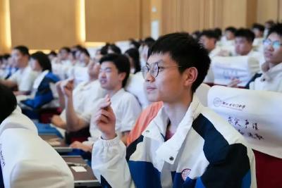 天门：心向暖阳，拾光而行 —— 天门中学第十四届心理健康教育月活动掠影