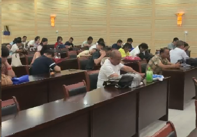 连续16年！武汉一区腾出政府会议室供高考考生家长休息