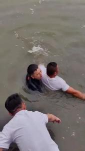 “妈，求你让我再救一个……”