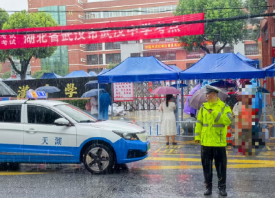 中考明日开考！降雨叠加早晚高峰，武汉交警发布全时段出行保障指南