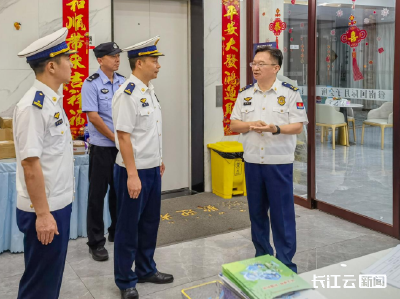 武汉开展消防安全集中夜巡行动 持续筑牢夏季“防火墙”