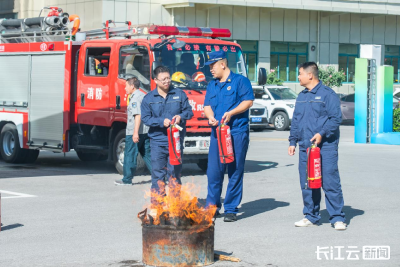 鏖战高温 守护平安 | 湖北消防多维织密城乡安全“防火网”