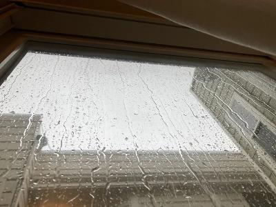 高温天“自爆”频发！怎样避免家里玻璃热“炸”？