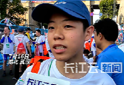 14岁“破浪少年”646分考进武汉二中，中考和渡江训练两不误