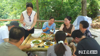 土墙老屋“逆袭”网红民宿！襄阳南漳小伙返乡创业，年入22万