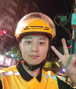 云端锐评 | 公职人员下班后送外卖走红：制度开绿灯，劳动获认可