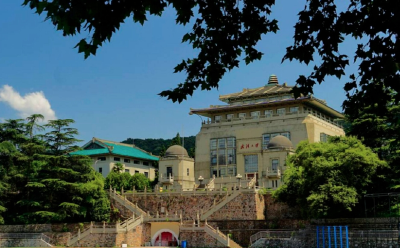 湖北省2025年本科普通批录取院校专业组（中外合作办学）平行志愿投档分数线