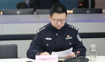 他是冲锋在前的战士 ——战友忆万松