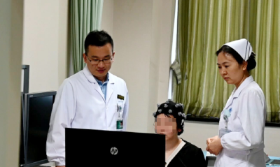 协和医院脑机接口医工融合病房启用 下肢瘫痪患者靠意念重新站立“行走”