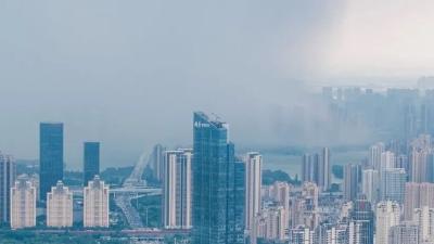 今天，武汉上空出现奇观！气温骤降5℃