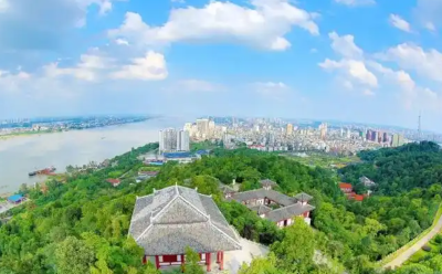 锲而不舍落实中央八项规定精神│在一线练 在赛场拼 鄂州年轻干部引来140家跨境电商企业