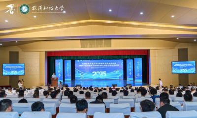 第四届湖北省大学生智能机器人创意竞赛开赛  749支队伍角逐国赛入场券