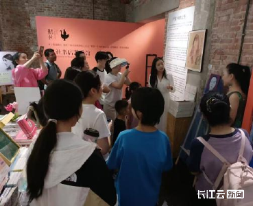 武汉鹅社书店携手青少年开展“对画”公益艺术活动