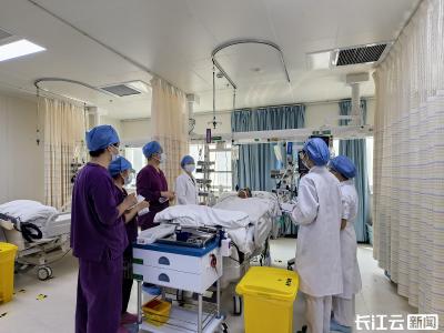 高温下只有室外会中暑吗？医生提醒：预防是降低热射病病死率的关键