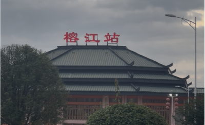 榕江司机：不要拍了！来救援的都坐车免费