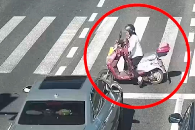 “不是我撞的他我还全责？”交警硬气回应：闯红灯、逆行……违法者全责