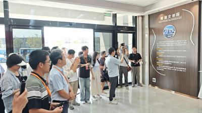 活力中国调研行丨一把吉他让小城“飙高音”！