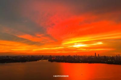 来数，这个武汉夏天，你赚了几个亿？