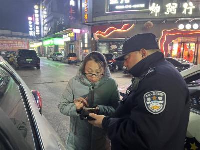 做一个让大家放心的人——“钉子警察”周劲松以生命践行诺言