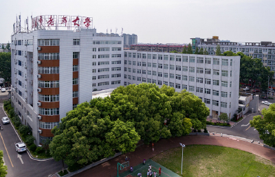 襄阳：精准服务暖桑榆