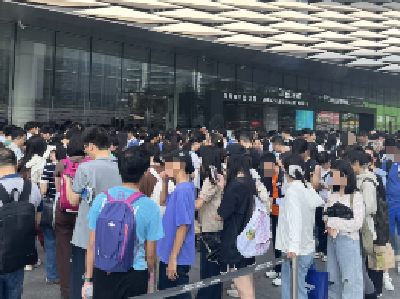 大快人心！多地整治图书馆占座