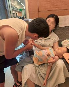 关键时刻，武汉男护士出手相救