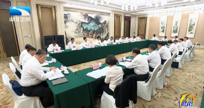 李殿勋参加省委十二届十次全会分组讨论
