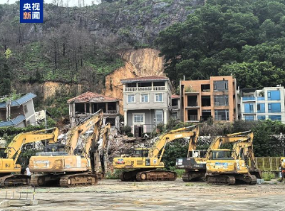 广州白云发生山体滑坡致房屋受损14人被困 已救出7人