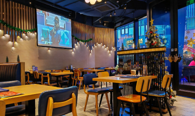 在餐厅用餐时滑倒受伤，责任如何认定？